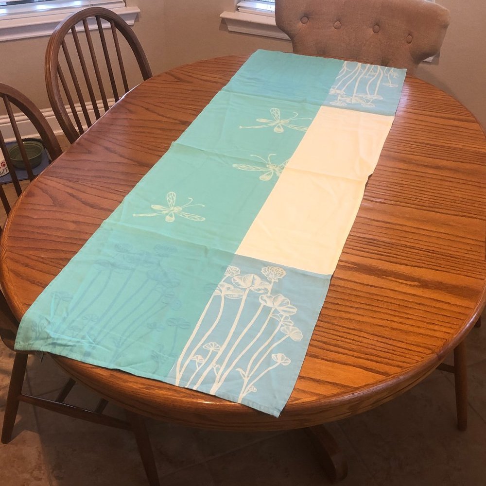 Tukan Table Runner Jacquard de Provence Dragonfly